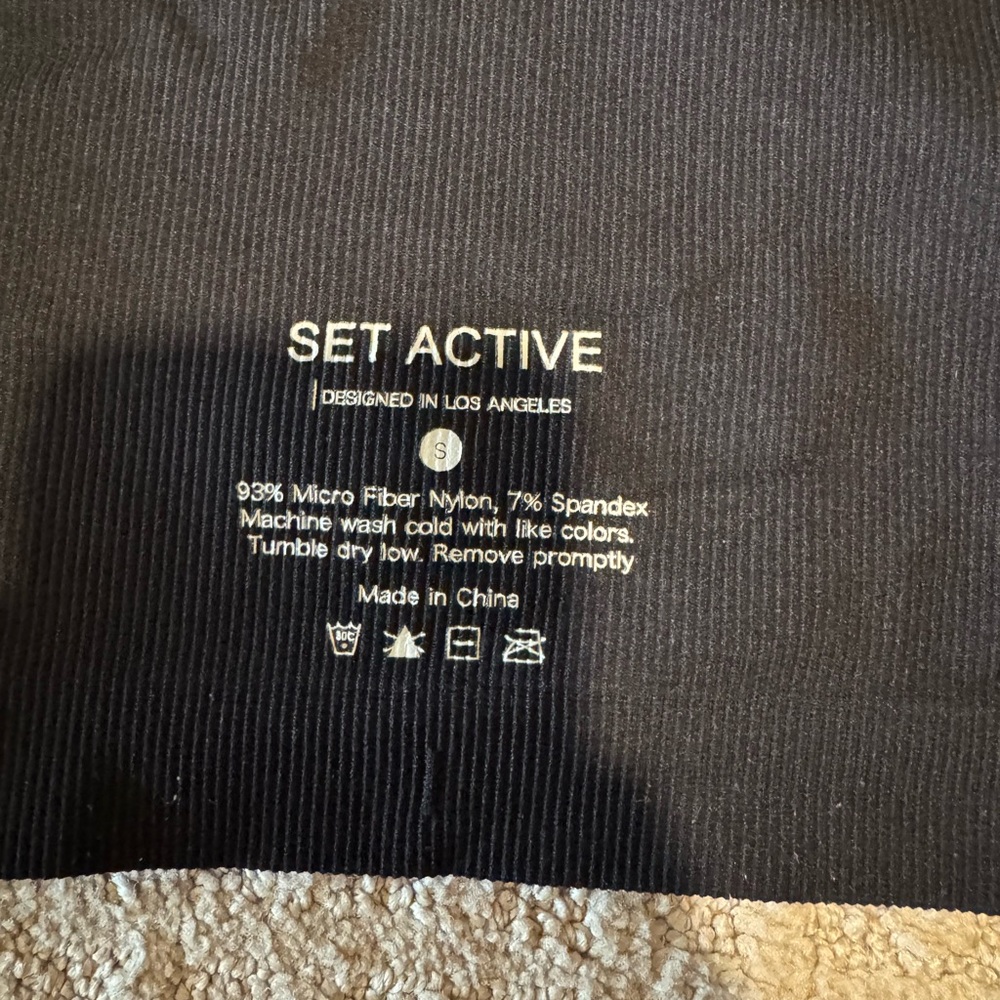 SET Active Black Ribbed Top - Picture 3 of 3